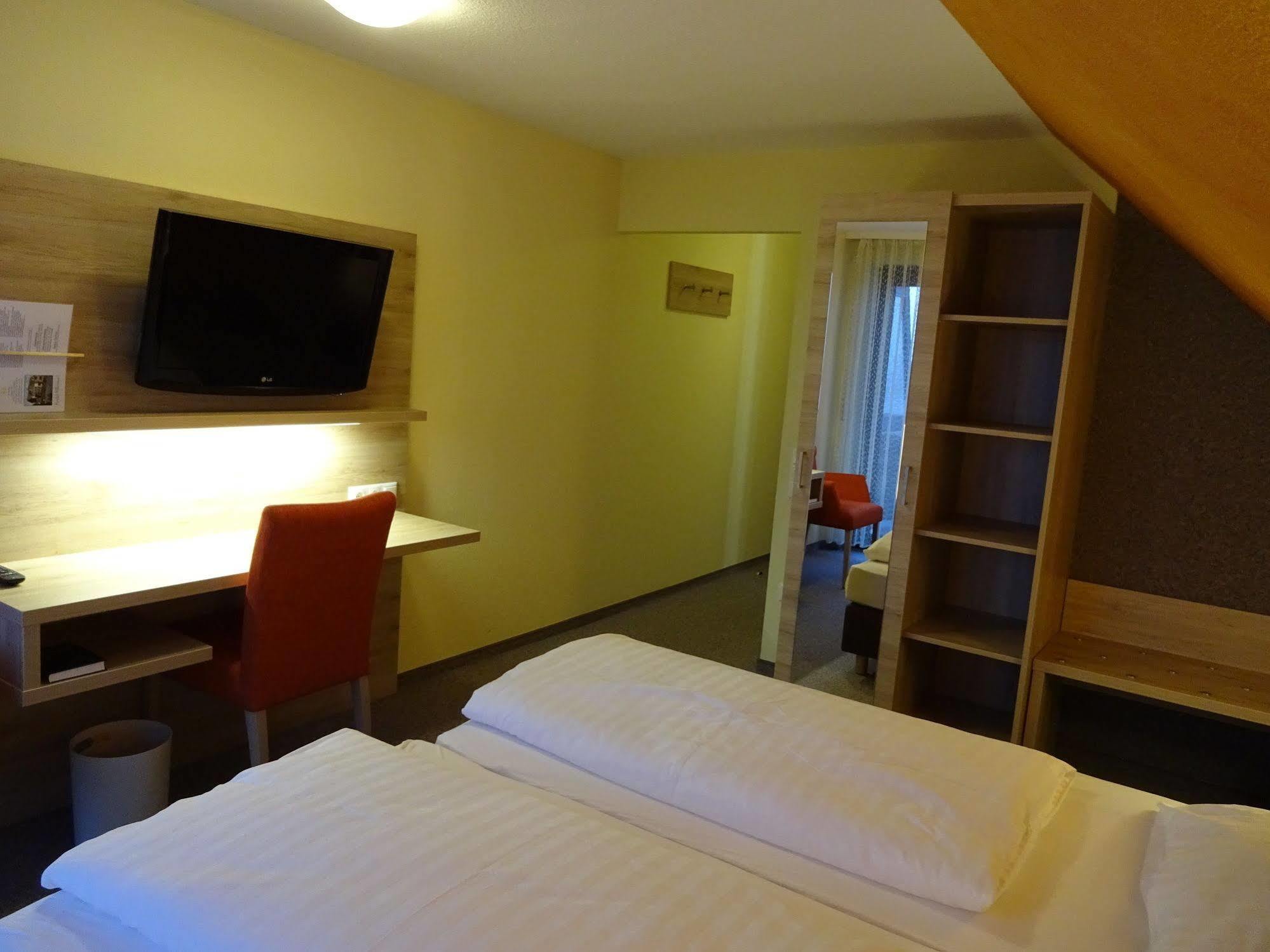 Gasthof Hotel Zum Ross Wertheim Kültér fotó